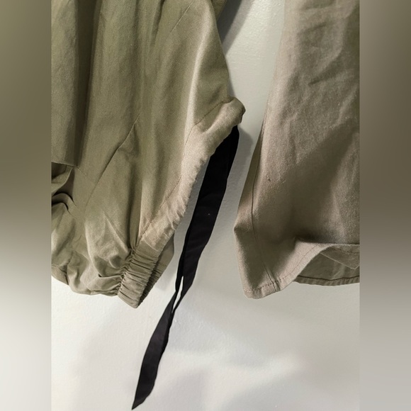 Olive puff long sleeve blouse - Picture 7 of 8